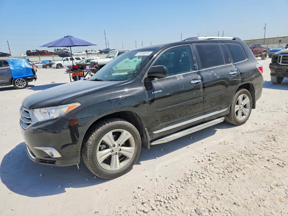 2013 Toyota Highlander მანქანა იყიდება აუქციონზე, vin: 5TDYK3EH8DS133735, აუქციონის ნომერი: 65998916