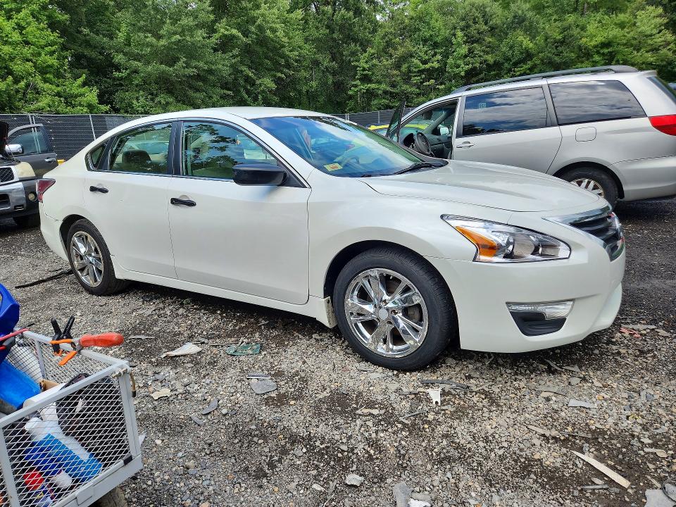 2014 Nissan Altima მანქანა იყიდება აუქციონზე, vin: 1N4AL3AP2EC188766, აუქციონის ნომერი: 65617586