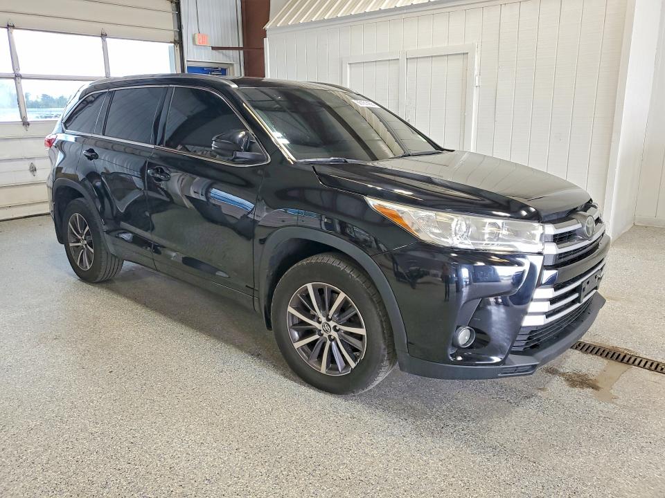 2017 Toyota Highlander მანქანა იყიდება აუქციონზე, vin: 5TDJZRFH9HS483041, აუქციონის ნომერი: 66181456