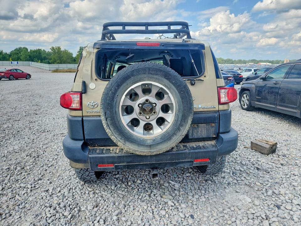 63823216 :رقم المزاد ، JTEBU4BF3BK100943 vin ، 2011 Toyota Fj Cruiser مزاد بيع