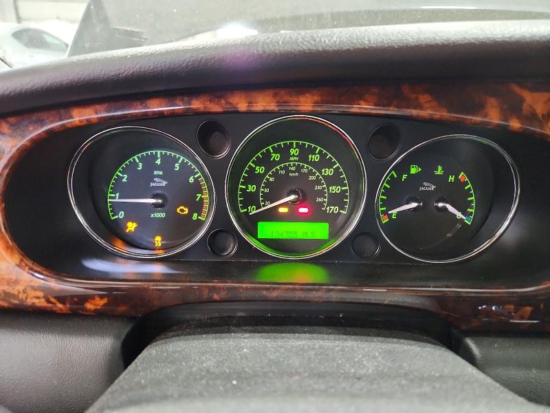 2004 Jaguar Xj8 მანქანა იყიდება აუქციონზე, vin: SAJEA71C44SG01639, აუქციონის ნომერი: 64258926