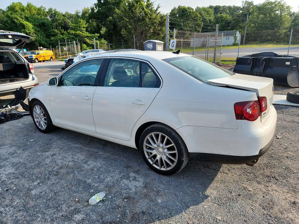 64830686 :رقم المزاد ، 3VWRZ7AJ4AM051798 vin ، 2010 Volkswagen Jetta مزاد بيع