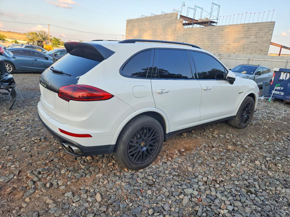 Продаж на аукціоні авто 2017 Porsche Cayenne, vin: WP1AE2A25HLA71480, номер лоту: 66352186