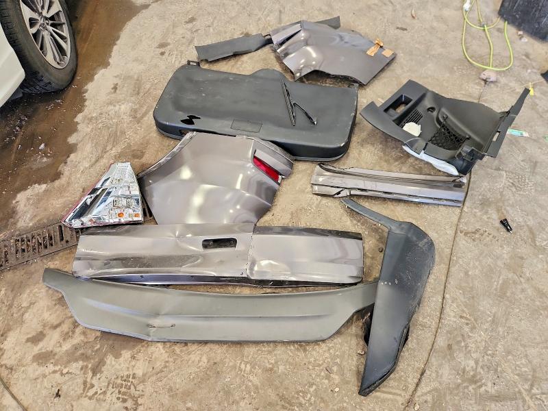 63201286 :رقم المزاد ، 5J6RM4H3XFL056823 vin ، 2015 Honda Cr-v مزاد بيع
