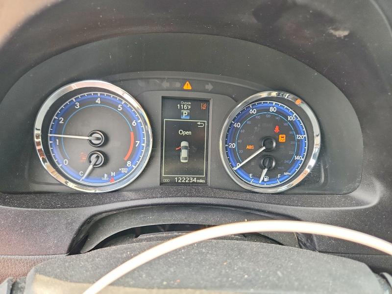 63210316 :رقم المزاد ، 5YFBURHE8JP800604 vin ، 2018 Toyota Corolla مزاد بيع