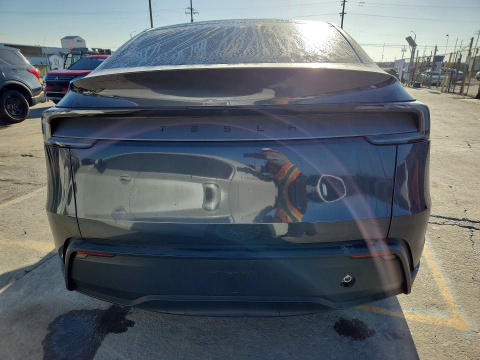 2026 Tesla Model Y მანქანა იყიდება აუქციონზე, vin: 7SAYGDED0TF386011, აუქციონის ნომერი: 64251326