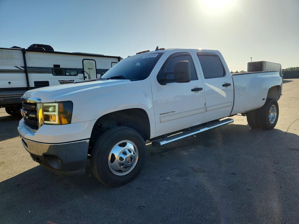 Продаж на аукціоні авто 2011 Gmc Sierra, vin: 1GT424C83BF146493, номер лоту: 64392026