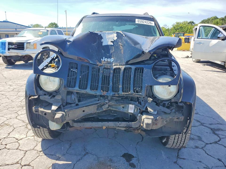 2004 Jeep Liberty მანქანა იყიდება აუქციონზე, vin: 1J8GL58K04W289286, აუქციონის ნომერი: 65924226