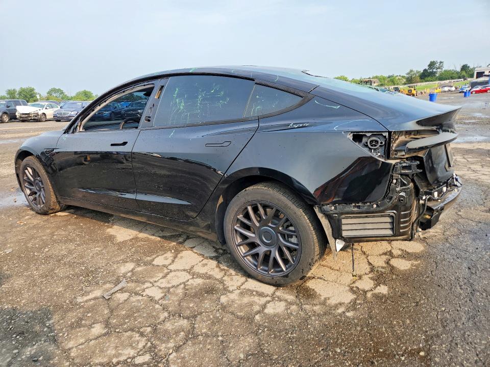 64032866 :رقم المزاد ، 5YJ3E1EB5SF933251 vin ، 2025 Tesla Model 3 مزاد بيع
