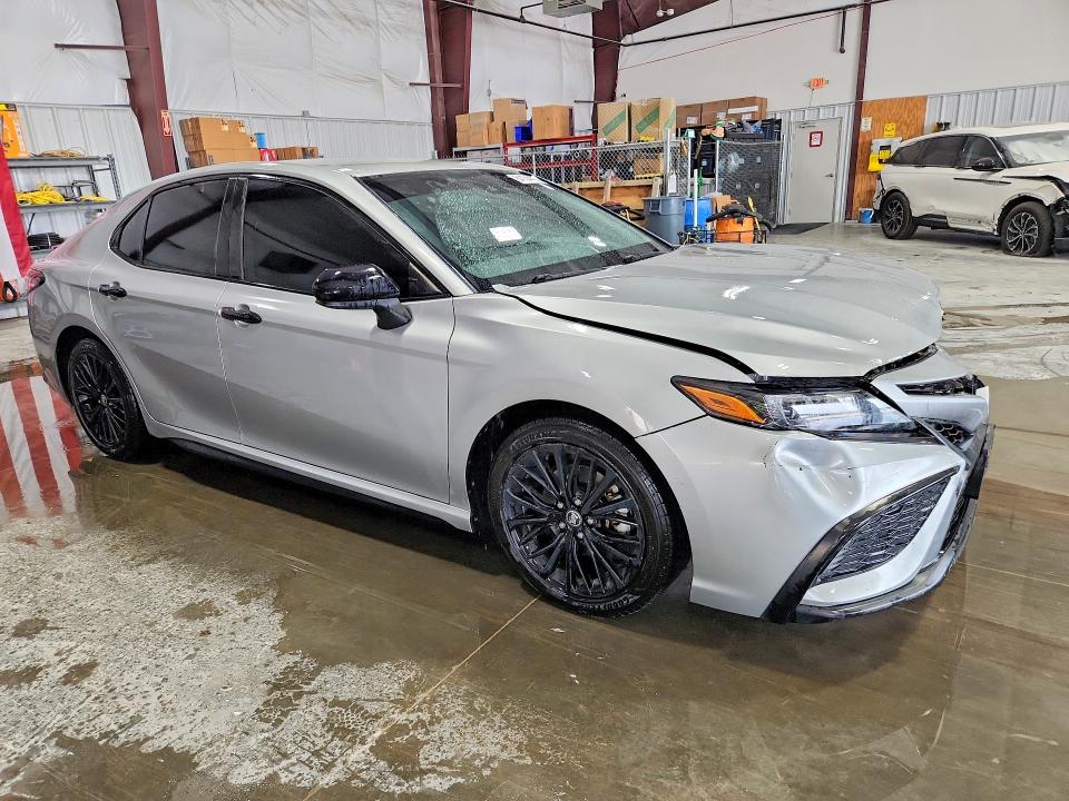 2021 Toyota Camry მანქანა იყიდება აუქციონზე, vin: 4T1G11BK3MU043581, აუქციონის ნომერი: 64154486