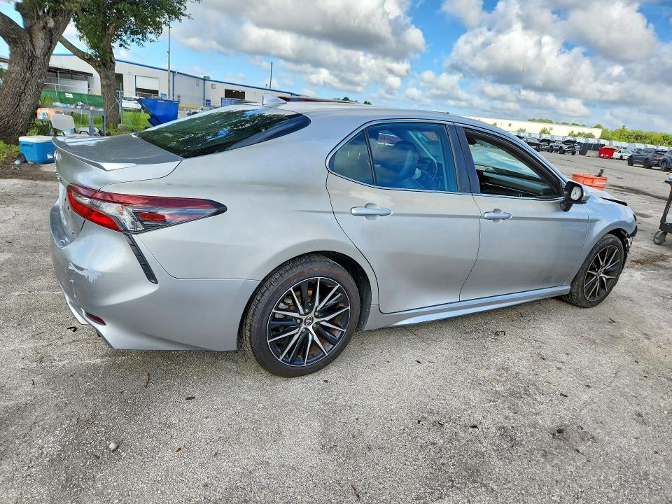 Aukcja sprzedaży 2021 Toyota Camry, vin: 4T1G11AK7MU518019, numer aukcji: 64487026