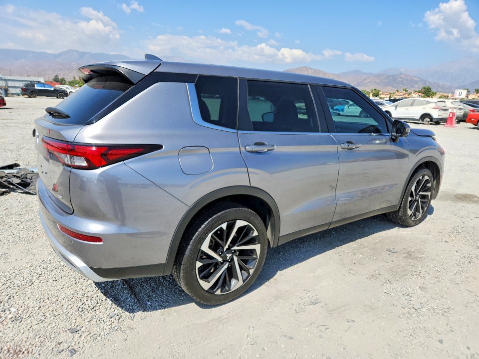Продажа на аукционе авто 2022 Mitsubishi Outlander, vin: JA4J3UA89NZ050481, номер лота: 64453406