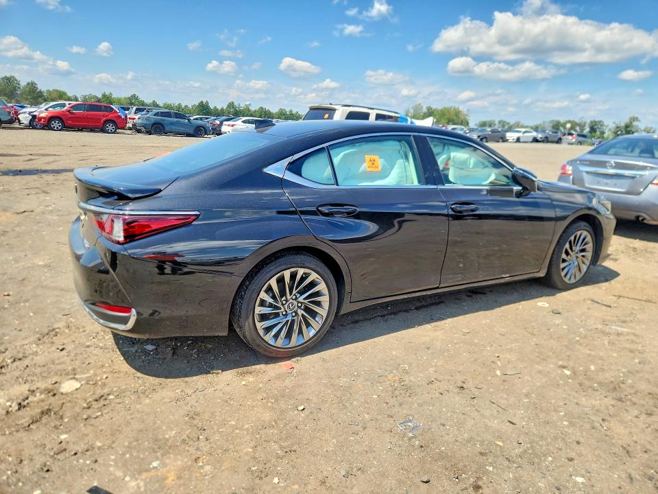 65605146 :رقم المزاد ، 58AEA1C1XSU060350 vin ، 2025 Lexus Es 300h مزاد بيع