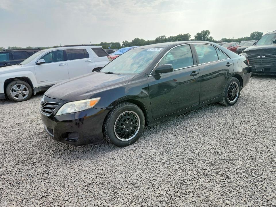 63928296 :رقم المزاد ، 4T4BF3EK3BR103266 vin ، 2011 Toyota Camry مزاد بيع