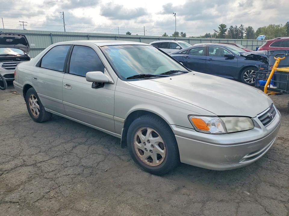 64045416 :رقم المزاد ، 4T1BG22KX1U109960 vin ، 2001 Toyota Camry مزاد بيع