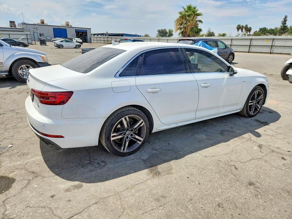 67149516 :رقم المزاد ، WAULMAF47JA093741 vin ، 2018 Audi A4 مزاد بيع