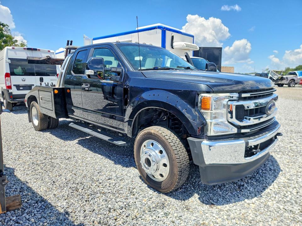 64664286 :رقم المزاد ، 1FD0X4GT1MEC44165 vin ، 2021 Ford F450 مزاد بيع