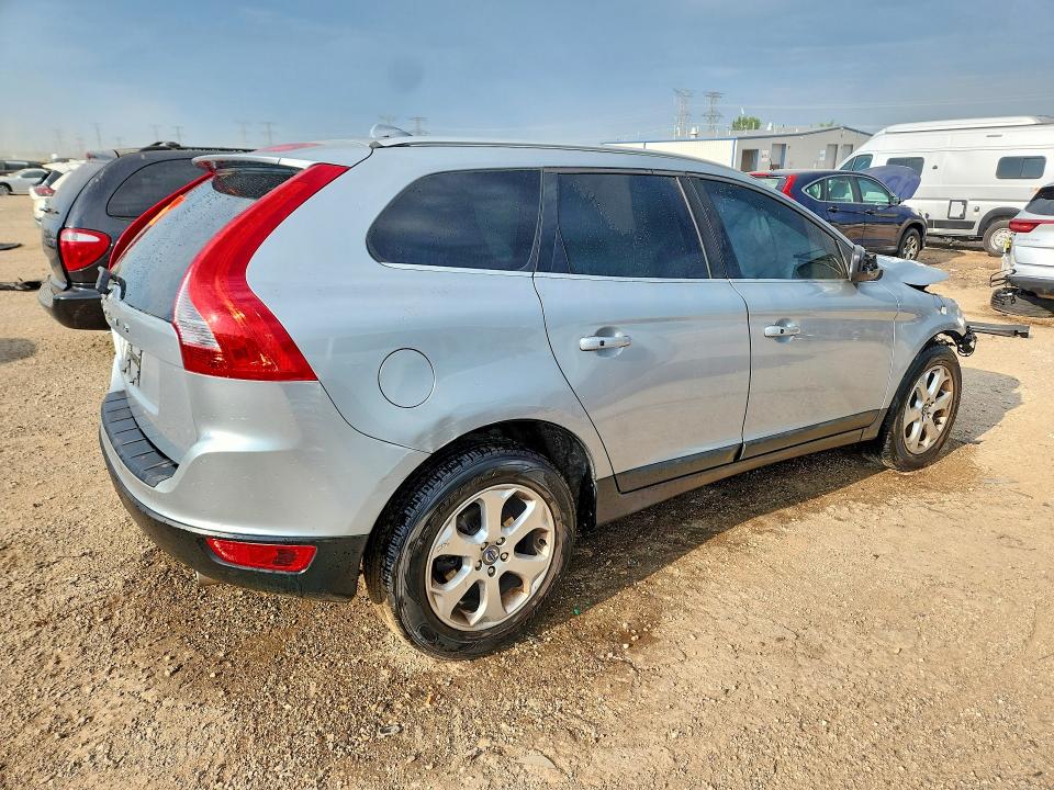 2013 Volvo Xc60 მანქანა იყიდება აუქციონზე, vin: YV4952DL4D2412387, აუქციონის ნომერი: 65700556