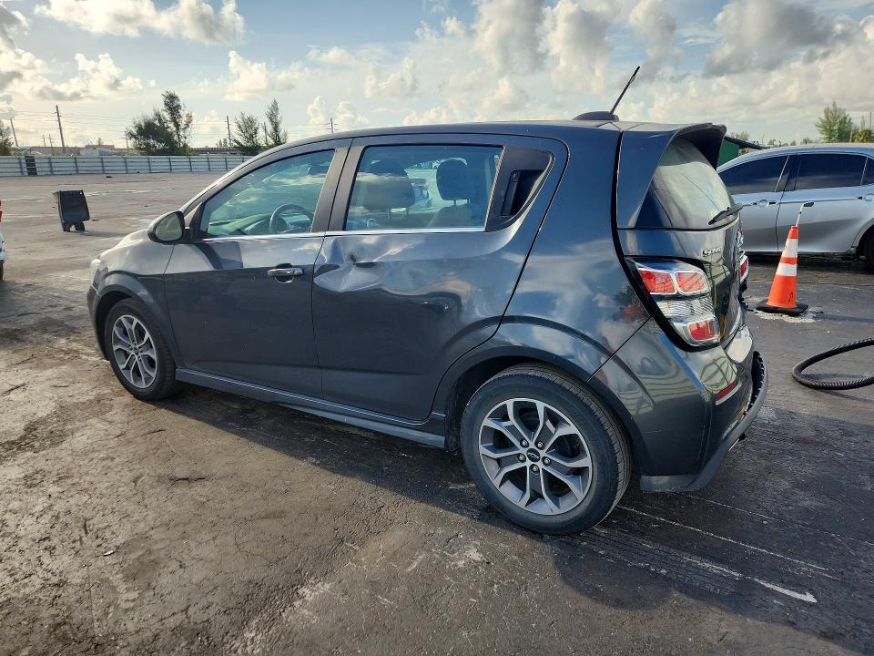 66087996 :رقم المزاد ، 1G1JD6SG0J4129381 vin ، 2018 Chevrolet Sonic مزاد بيع