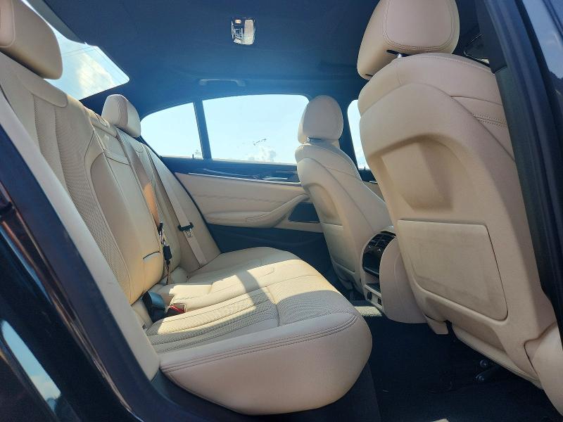 64503516 :رقم المزاد ، WBA13BJ02MWW95684 vin ، 2021 Bmw 530 مزاد بيع