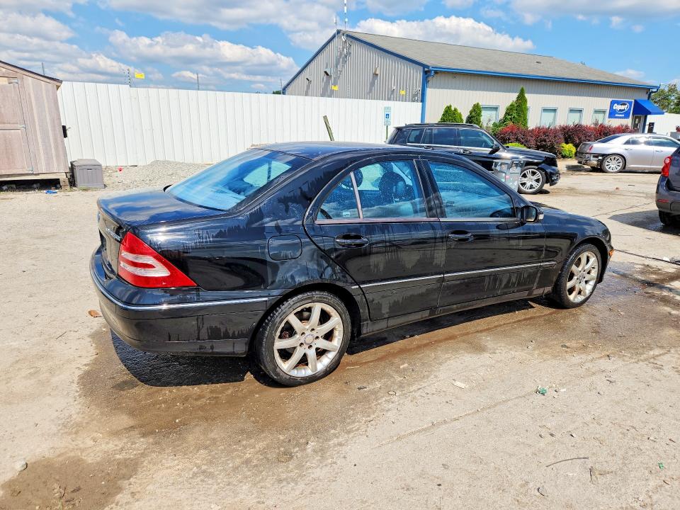 Продажа на аукционе авто 2003 Mercedes-benz C, vin: WDBRF40JX3F429345, номер лота: 61549526