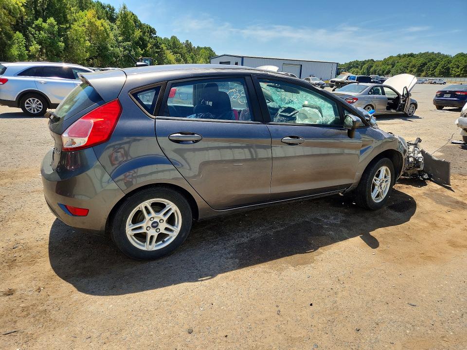65476466 :رقم المزاد ، 3FADP4EJ1HM135749 vin ، 2017 Ford Fiesta مزاد بيع