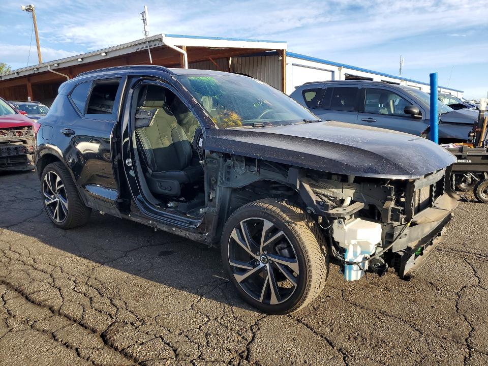 65152826 :رقم المزاد ، YV4162UM3N2694204 vin ، 2022 Volvo Xc40 مزاد بيع