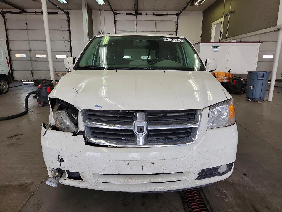 64422386 :رقم المزاد ، 2D4RN5D15AR405435 vin ، 2010 Dodge Grand Caravan مزاد بيع