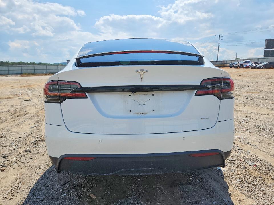 66757016 :رقم المزاد ، 7SAXCBE67NF332236 vin ، 2022 Tesla Model X مزاد بيع