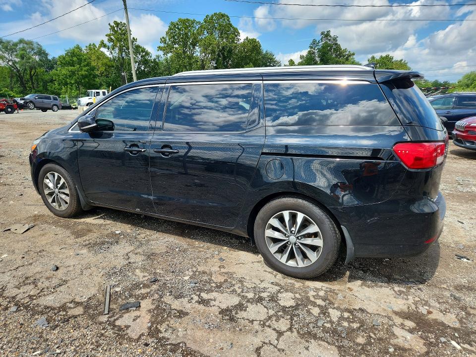 63414486 :رقم المزاد ، KNDMC5C18H6305328 vin ، 2017 Kia Sedona مزاد بيع