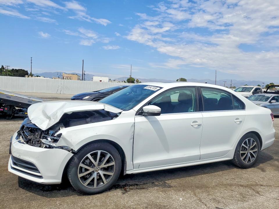 Продажа на аукционе авто 2017 Volkswagen Jetta, vin: 3VWDB7AJ0HM270699, номер лота: 61647126