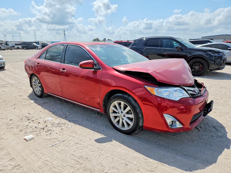 2014 Toyota Camry Hybrid მანქანა იყიდება აუქციონზე, vin: 4T1BD1FK5EU107133, აუქციონის ნომერი: 66473826