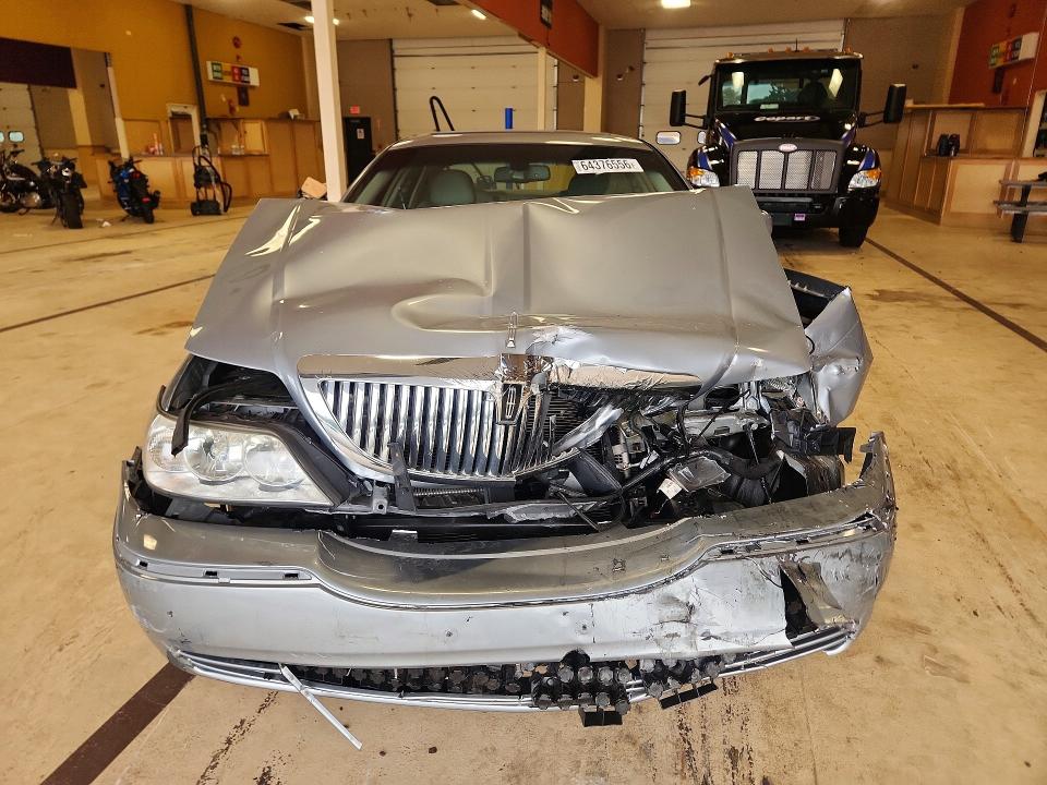 Aukcja sprzedaży 2006 Lincoln Town Car, vin: 1LNHM81VX6Y633403, numer aukcji: 64376556