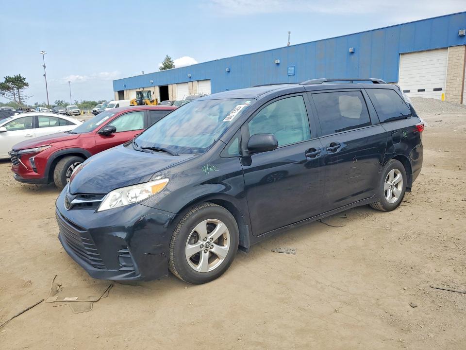 2018 Toyota Sienna მანქანა იყიდება აუქციონზე, vin: 5TDKZ3DC3JS911023, აუქციონის ნომერი: 66074226