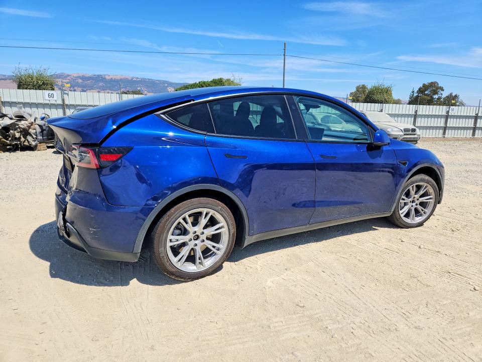 65761316 :رقم المزاد ، 7SAYGDED7PF976566 vin ، 2023 Tesla Model Y مزاد بيع