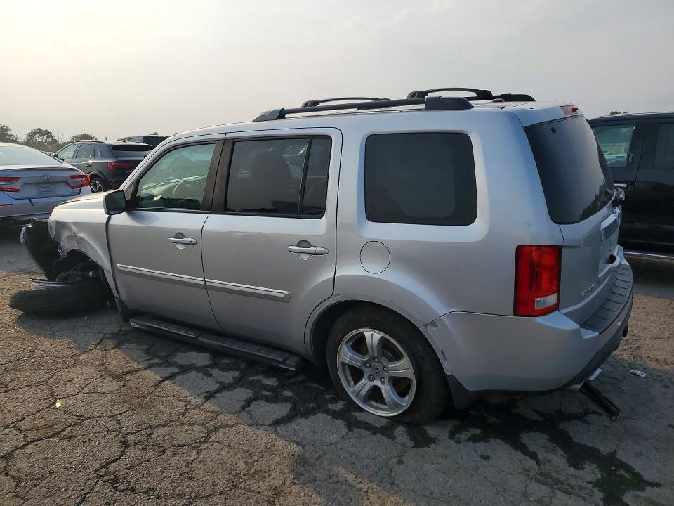 62918026 :رقم المزاد ، 5FNYF4H77FB067215 vin ، 2015 Honda Pilot مزاد بيع