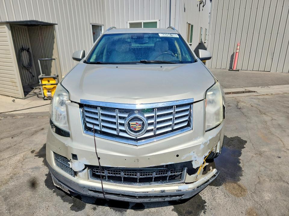 63252196 :رقم المزاد ، 3GYFNBE34FS584635 vin ، 2015 Cadillac Srx مزاد بيع