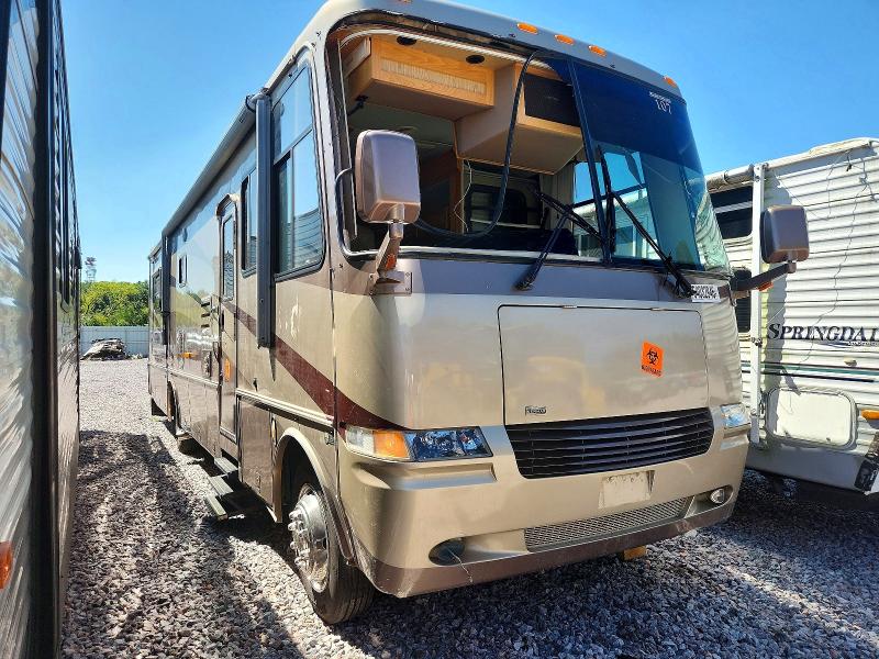 64032946 :رقم المزاد ، 5B4MP67G833357325 vin ، 2003 Workhorse Custom Chassis Motorhome Chassis مزاد بيع