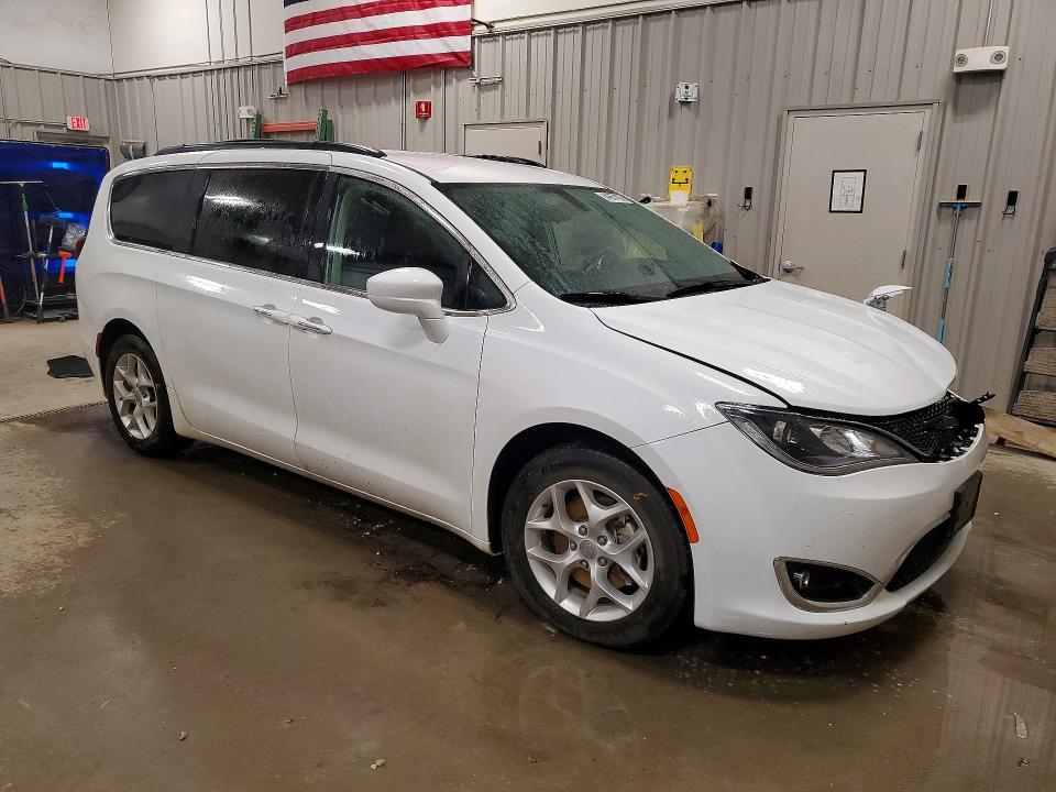 2018 Chrysler Pacifica მანქანა იყიდება აუქციონზე, vin: 2C4RC1FG1JR183120, აუქციონის ნომერი: 64957636