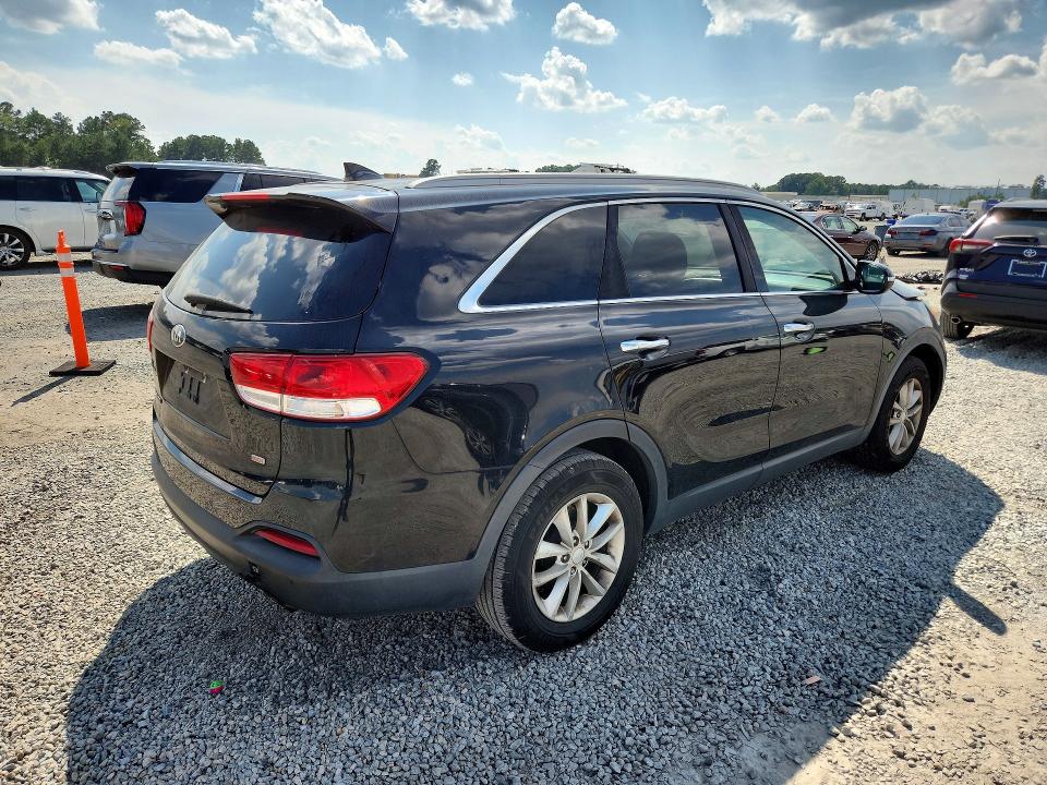 66516076 :رقم المزاد ، 5XYPG4A3XHG268263 vin ، 2017 Kia Sorento مزاد بيع