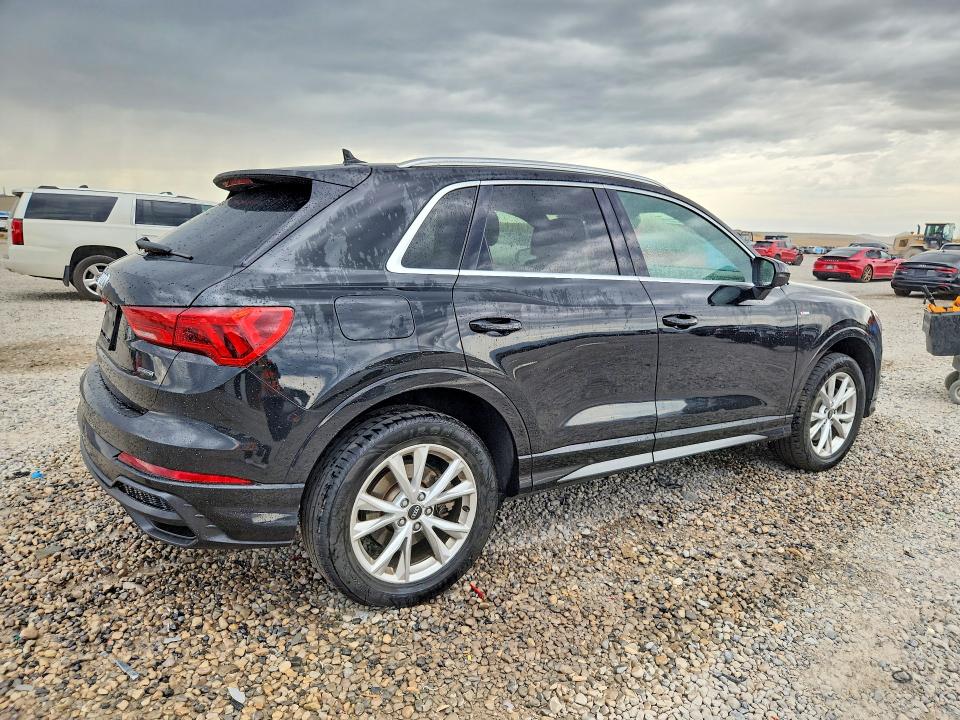 66489006 :رقم المزاد ، WA1DECF38N1148771 vin ، 2022 Audi Q3 مزاد بيع