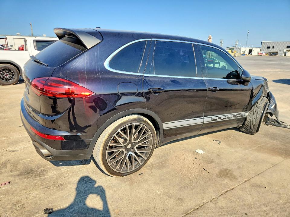 67182196 :رقم المزاد ، WP1AA2A22GLA02336 vin ، 2016 Porsche Cayenne مزاد بيع