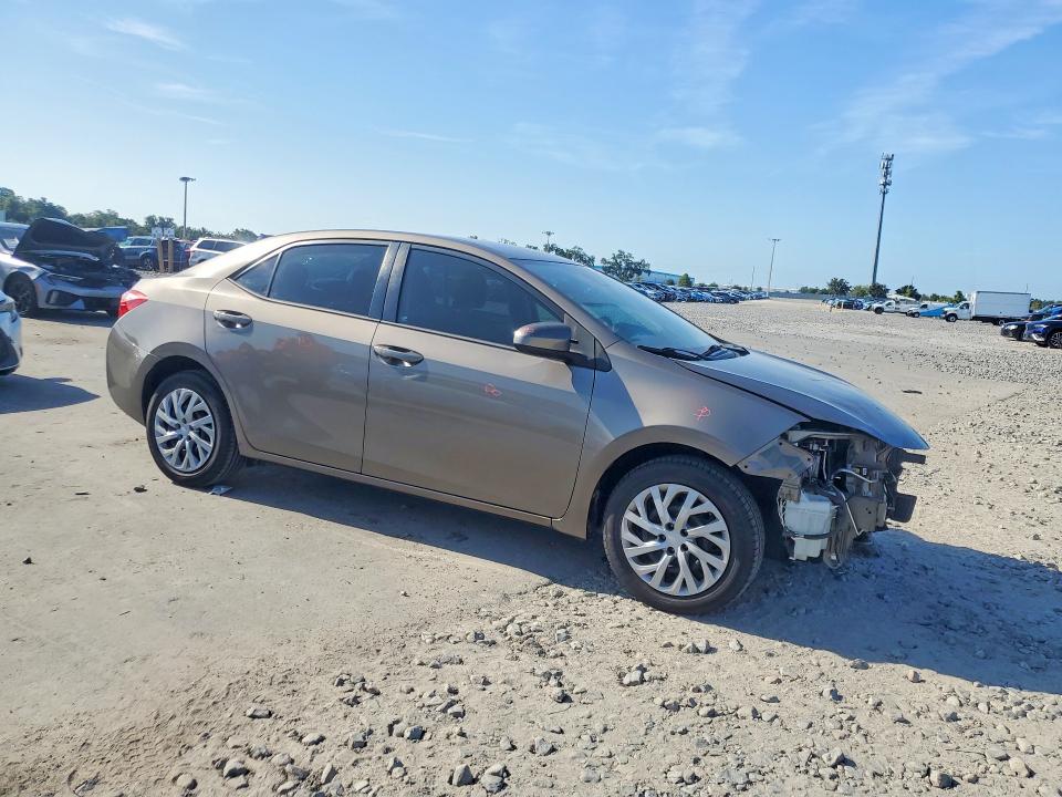 Продажа на аукционе авто 2017 Toyota Corolla, vin: 5YFBURHE2HP717597, номер лота: 64572926