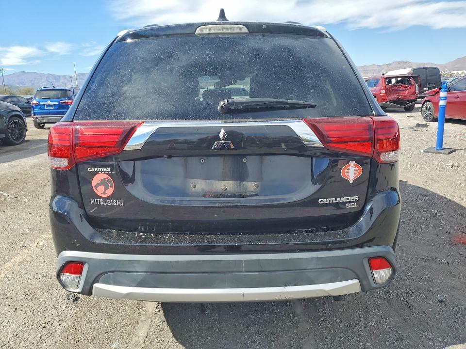 Продажа на аукционе авто 2018 Mitsubishi Outlander, vin: JA4AD3A30JZ071564, номер лота: 65487236