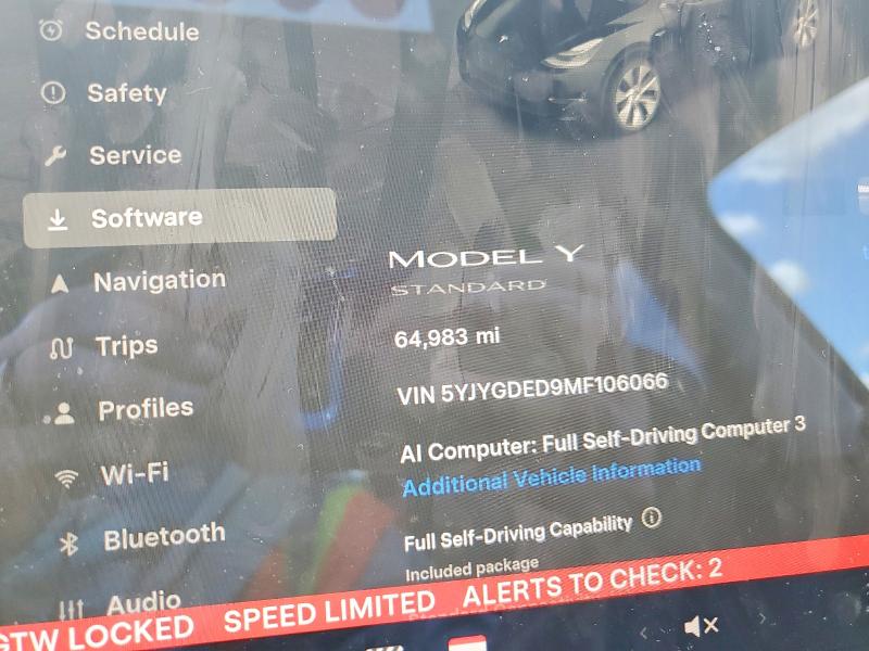 62137106 :رقم المزاد ، 5YJYGDED9MF106066 vin ، 2021 Tesla Model Y مزاد بيع