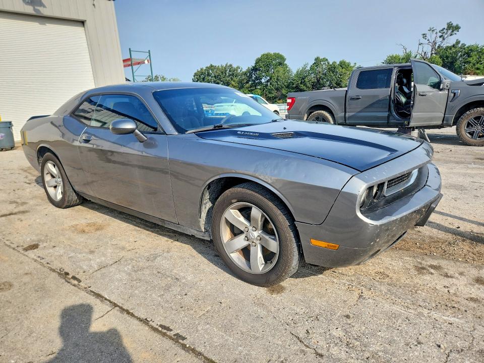 64496196 :رقم المزاد ، 2B3CJ4DG0BH602373 vin ، 2011 Dodge Challenger مزاد بيع