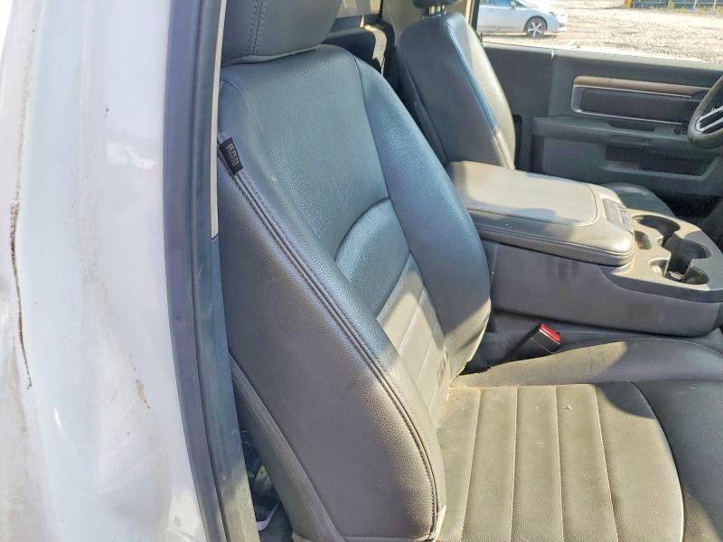 65864476 :رقم المزاد ، 3C6JR6DTXHG738288 vin ، 2017 Ram 1500 مزاد بيع