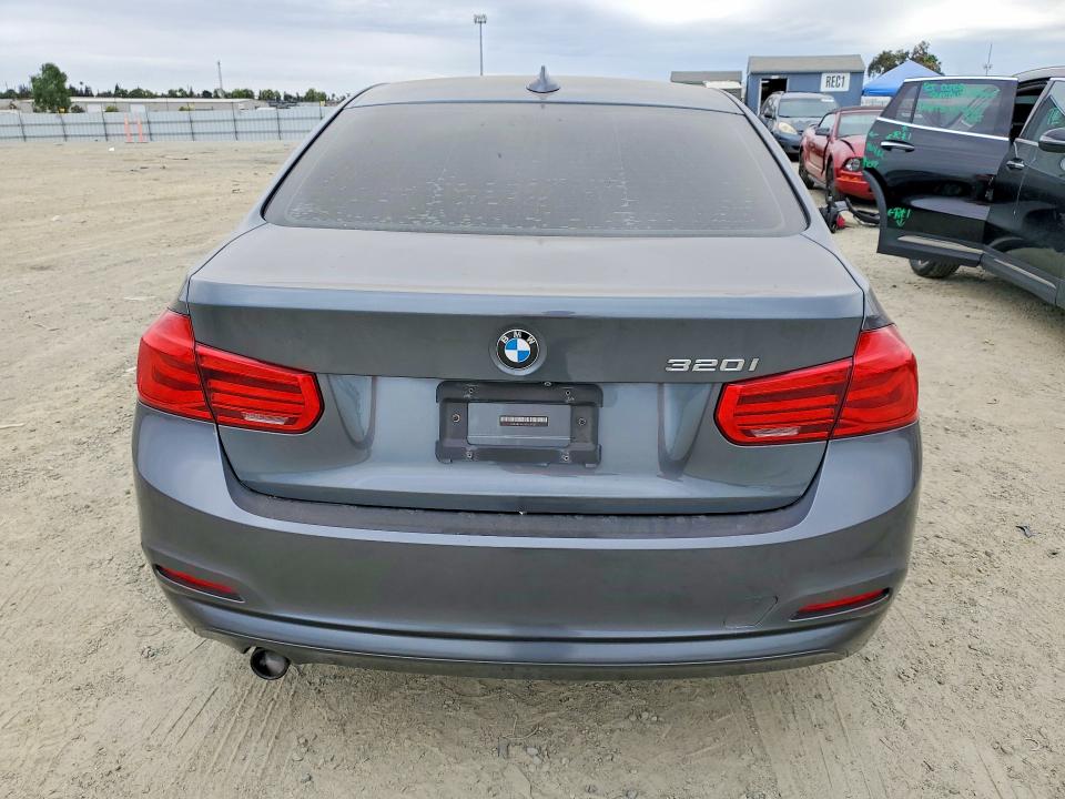 Продаж на аукціоні авто 2018 Bmw 320, vin: WBA8E1G5XJNU92677, номер лоту: 67150856