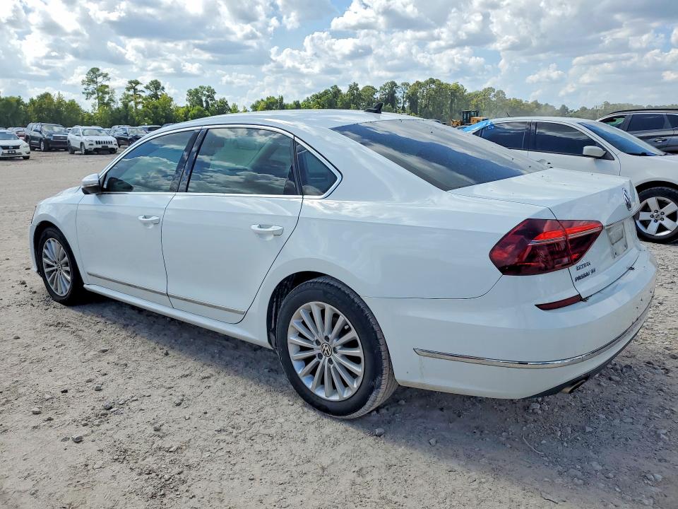 2017 Volkswagen Passat მანქანა იყიდება აუქციონზე, vin: 1VWBT7A37HC051617, აუქციონის ნომერი: 64560526
