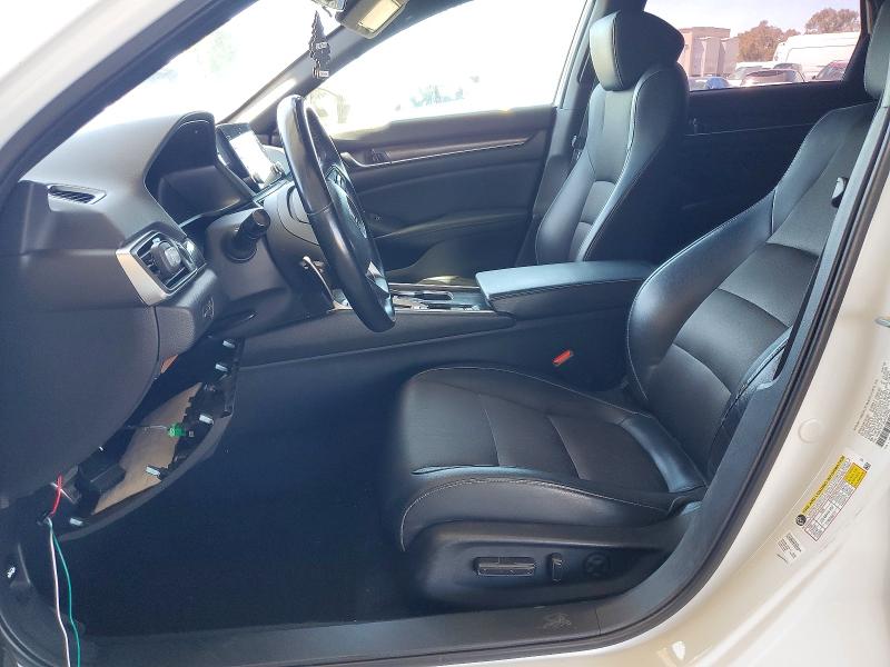 65284706 :رقم المزاد ، 1HGCV1F38JA147833 vin ، 2018 Honda Accord مزاد بيع